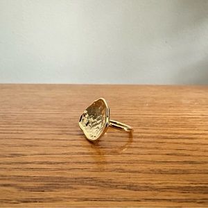 Gold ring - size 7